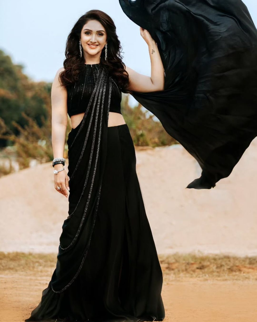 Sridevi Vijay Kumar: ప్రభాస్ మొదటి సినిమా హీరోయిన్.. ఆ అందం ఏంట్రా బాబు.. అప్సరసే