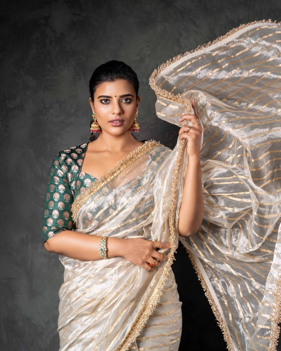 Aishwarya Rajesh Photo Gallery