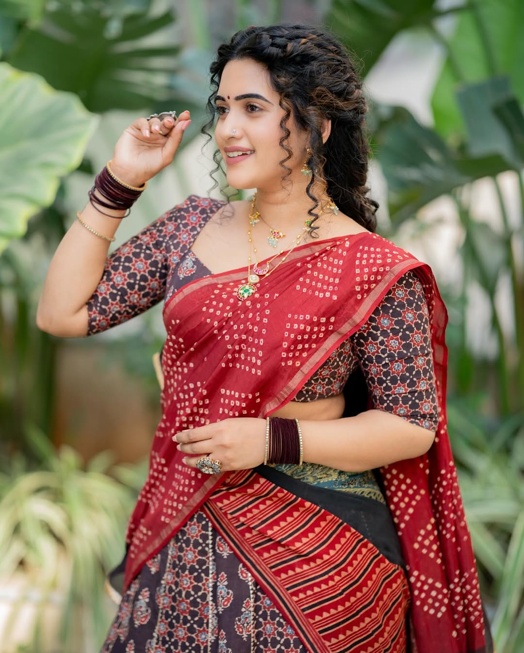 Sravanthi Chokarapu Photo Gallery