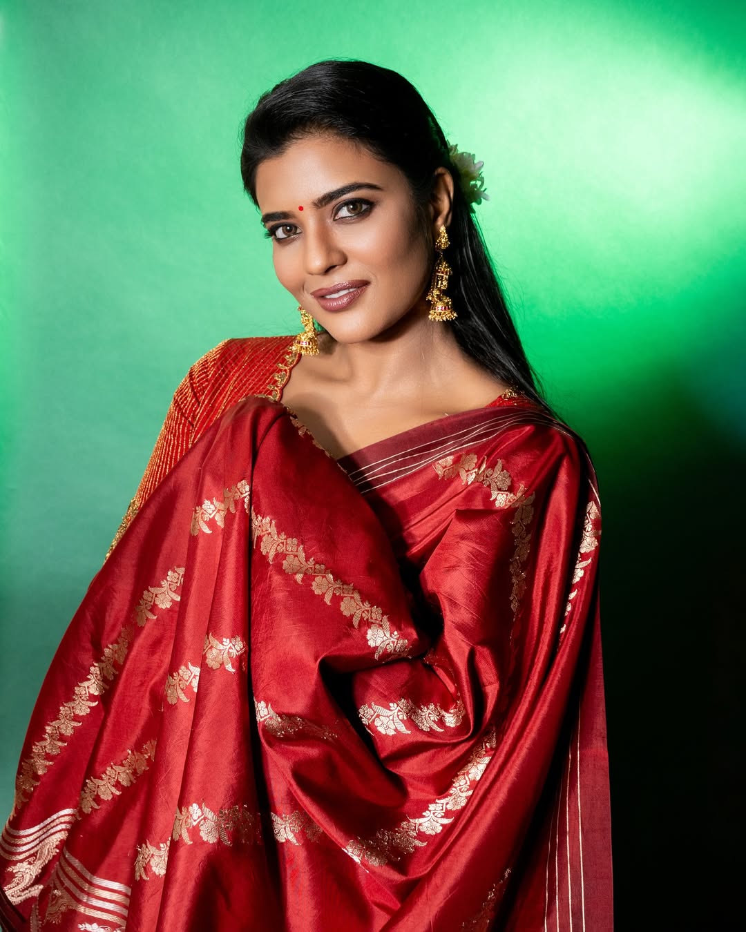 Aishwarya Rajesh Photo Gallery