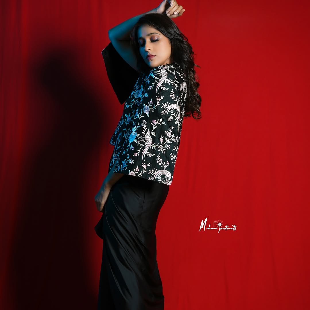Actress Rashmi Gautam Photo gallery