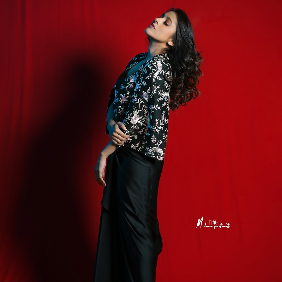 Actress Rashmi Gautam Photo gallery