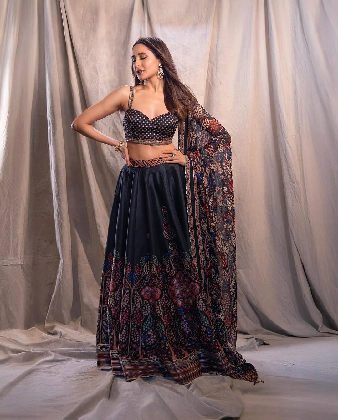 Actress Pragya Jaiswal Photo gallery