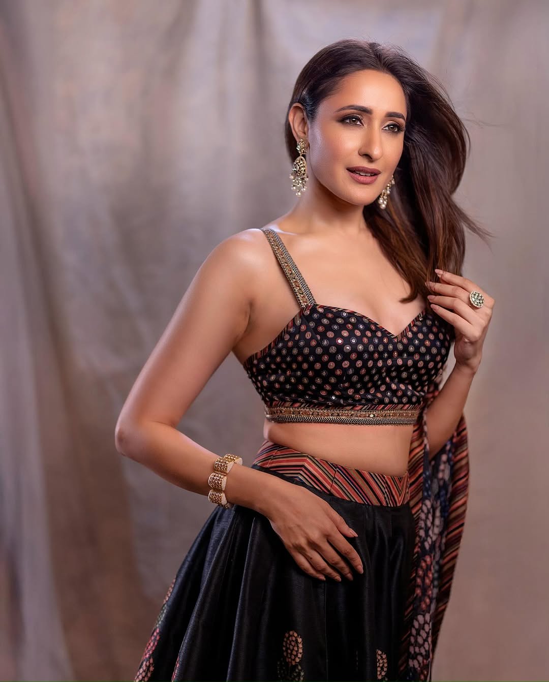 Actress Pragya Jaiswal Photo gallery