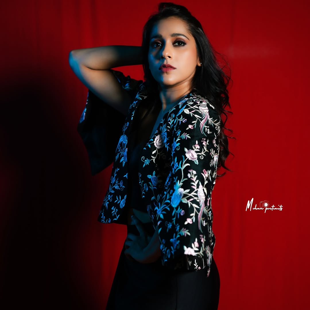 Actress Rashmi Gautam Photo gallery