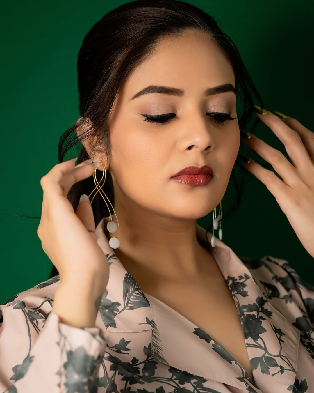 Sreemukhi Photo Gallery