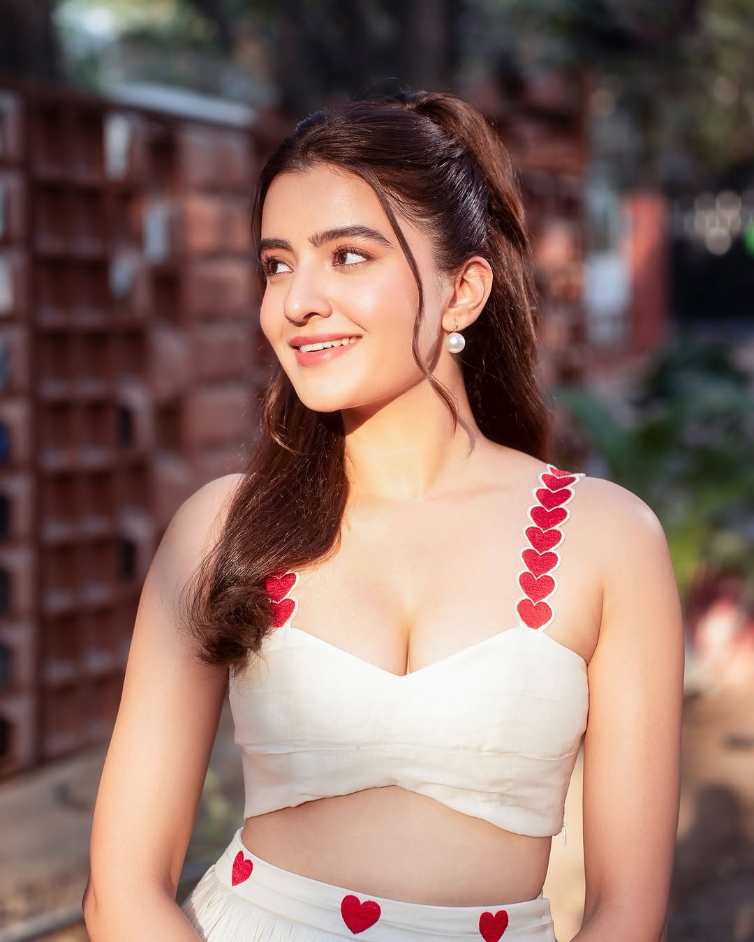 Rukshar Dhillon