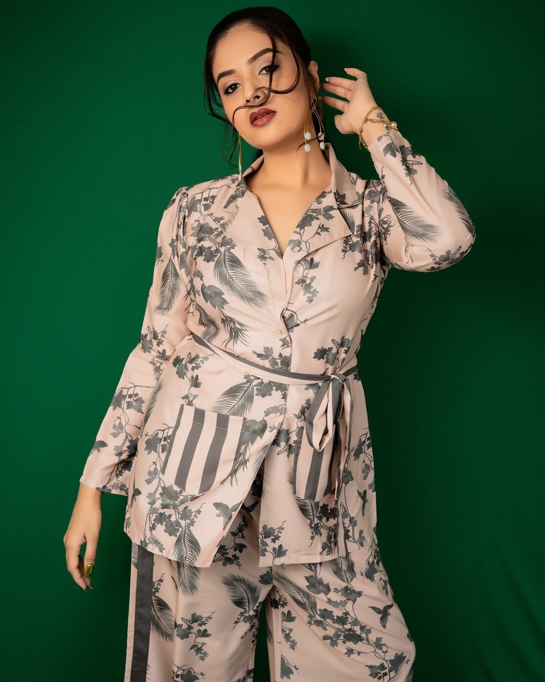 Sreemukhi Photo Gallery