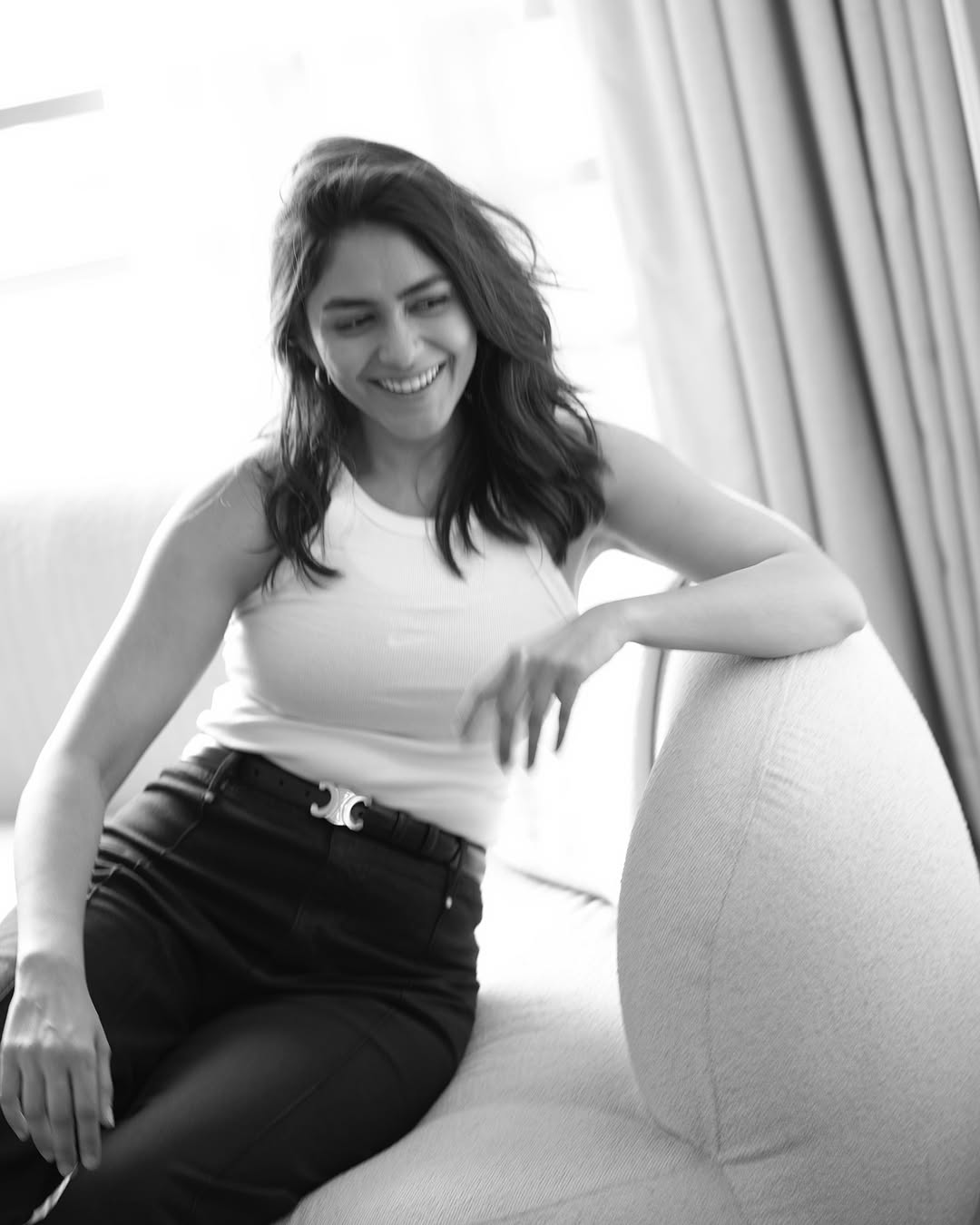 Actress Mrunal Thakur Photo Gallery