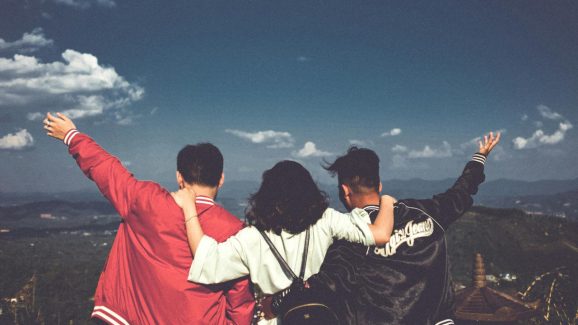 Valentines day: మీ గర్ల్ ఫ్రెండ్ ఇలాంటి పనులు చేస్తుందా? అయితే ఆమె మిమ్మల్ని కాకుండా మీ స్నేహితుడిని ఇష్టపడుతుంది