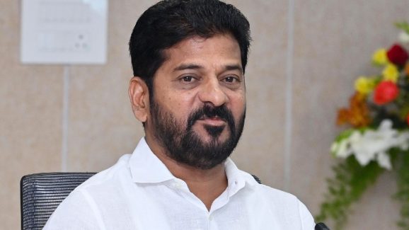 CM Revanth Reddy: చిలుకూరు బాలాజీ టెంపుల్ అర్చకులకు సీఎం రేవంత్ రెడ్డి ఫోన్..
