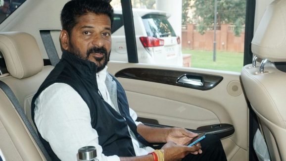 CM Revanth Delhi Tour: ఢిల్లీకి సీఎం రేవంత్‌రెడ్డి, రెండురోజులు అక్కడే మకాం.. ఎందుకు?