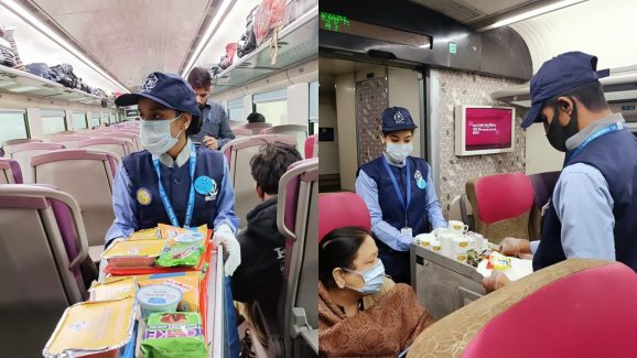 Vande Bharat: వందేభారత్ లో అప్పటికప్పుడే ఫుడ్ ఆర్డర్ చేసుకోవచ్చు, ఎలాగో తెలుసా?