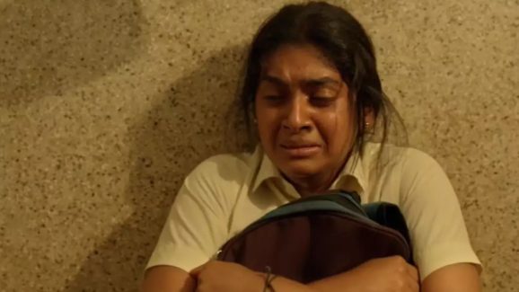 OTT Movie : లవర్స్ కి హెల్ప్ చేస్తానంటూ… అమ్మాయితో అలాంటి పని చేసే కిరాయి కేటుగాడు.