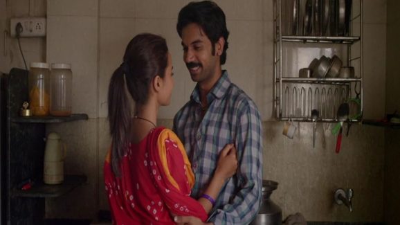 OTT Movie : భార్యను బార్ లో డాన్సర్ ను చేసే భర్త … ట్విస్ట్ లతో అదరగొట్టే ఫ్యామిలీ ఎంటర్టైనర్