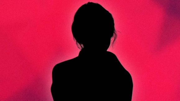 Man Harassed Actress : హీరోయిన్ ముందే ప్యాంట్ విప్పి ఆ పాడు పని.. ఆమె ఇచ్చిన ఝలక్‌కు జన్మలో అలా చేయలేడు వీడు!