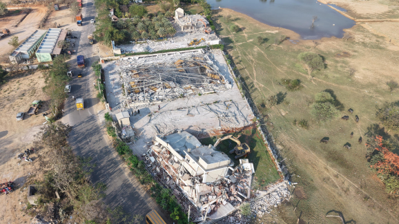 Hydra Demolition In Medchal District : అక్రమాలపై హైకోర్టు వరకు పోరాటం – రూ.కోట్ల విలువైన రిసార్టులపై హైడ్రా ఉక్కుపాదం