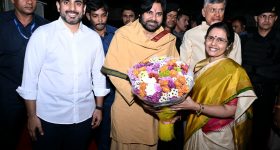 Pawan Kalyan: టికెట్ కొనని పవన్.. భువనమ్మకు పెద్ద కానుకే ఇచ్చారు