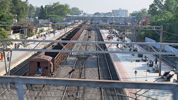 Indian Railways: ప్రయాణీకులకు అలర్ట్, ఆ రూట్ లో ఇవాళ్టి నుంచి 11 రోజుల పాటు 36 రైళ్లు రద్దు!