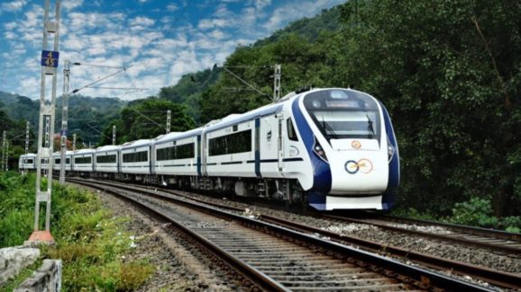 Vande Bharat Train: ఆ రూట్‌లో వందే భారత్ రైలు బోగీల తగ్గింపు.. ఈ తేదీ నుంచే అమలు!