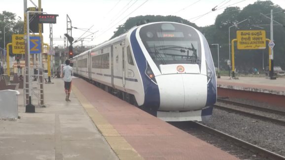 Indian Railways: ఏపీ ప్రయాణీకులకు అలర్ట్.. ఆ రూట్లో నెల రోజుల పాటు రైళ్లు రద్దు, కారణం ఏంటంటే?