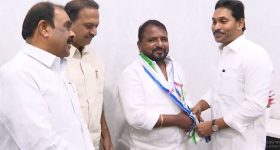 Sailajanath Joins Ysrcp: అనుకున్నట్టుగా వైసీపీలోకి శైలజనాథ్.. కండువా కప్పిన జగన్