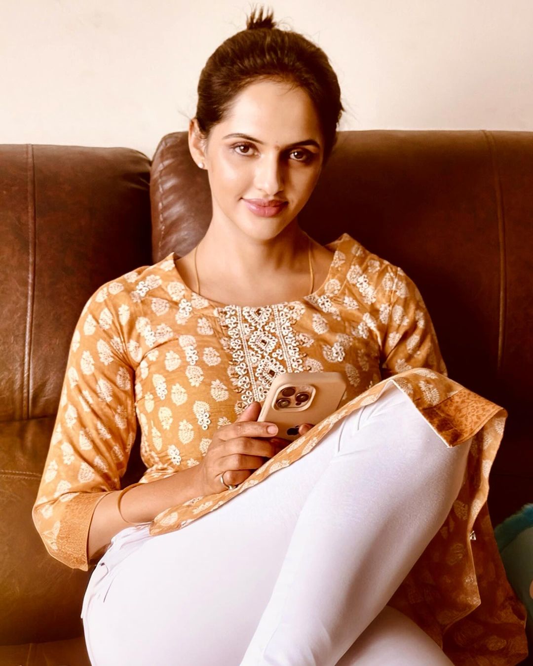 Jyoti Poorvaj: క్యాజువల్ డ్రెస్ లో కూడా జగతి ఆంటీ అందం.. అబ్బబ్బా.. ఏమైనా ఉందా.. ?