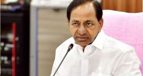 KCR BIRTHDAY: నిబంధనలకు విరుద్ధంగా ప్రభుత్వ పాఠశాలలో KCR బర్త్ డే వేడుకలు