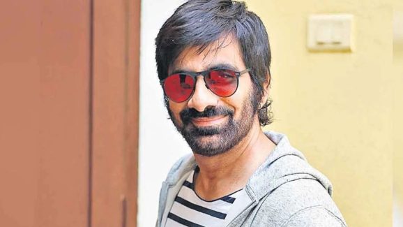 Ravi Teja: రవితేజకు కథలను వినిపించిన ఇద్దరు యంగ్ దర్శకులు, ఒకటి ఆల్మోస్ట్ లాక్ అయినట్లే