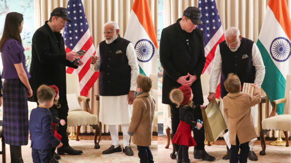 Elon Musk Gifts PM Modi : మోదీకి ఎలాన్ మస్క్ అరుదైన గిఫ్ట్ – మస్క్ పిల్లలకు మోదీ ఏమిచ్చారు