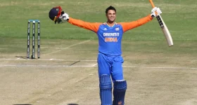 Abhishek Sharma: 37 బంతుల్లో అభిషేక్ శర్మ సెంచరీ... రోహిత్ శర్మ రికార్డు బ్రేక్ !