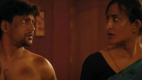 OTT Movie : ముసలి మొగుడు ముందే ప్రియుడితో ఆ పని చేసే మాయ లేడి