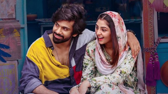 OTT Movie : ఫారిన్ అమ్మాయి తో డేటింగ్ వెళ్లాలనుకుంటే… లోకల్ అమ్మాయితో…