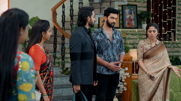 Brahmamudi Serial Today Fabruary 4th: ‘బ్రహ్మముడి’ సీరియల్:  రాజ్‌ను బొల్తా కొట్టిస్తున్న రుద్రాణి – డబ్బులు కొట్టేసేందుకు రాహుల్‌ ప్లాన్‌  