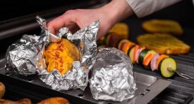 Aluminium Foil: అల్యూమినియం కవర్లలో ప్యాక్ చేసిన ఫుడ్ తింటున్నారా ? అయితే.. మీ ప్రాణాలు రిస్క్ లో పడ్డట్లే !
