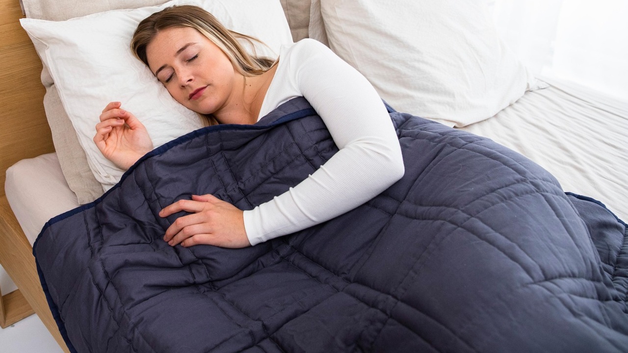 Sleeping Tips: మీ ఫ్యామిలీలో ఎవరైనా ఇలా నిద్రపోతున్నారా? అయితే.. వారు చాలా బాధలో ఉన్నారని అర్థం