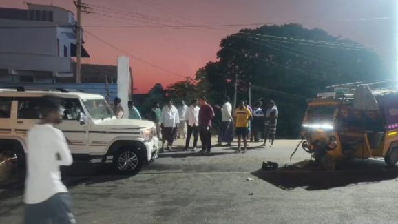 Road Accident: జమ్మలమడుగులో ఘోర రోడ్డు ప్రమాదం.. 13 మందికి గాయాలు