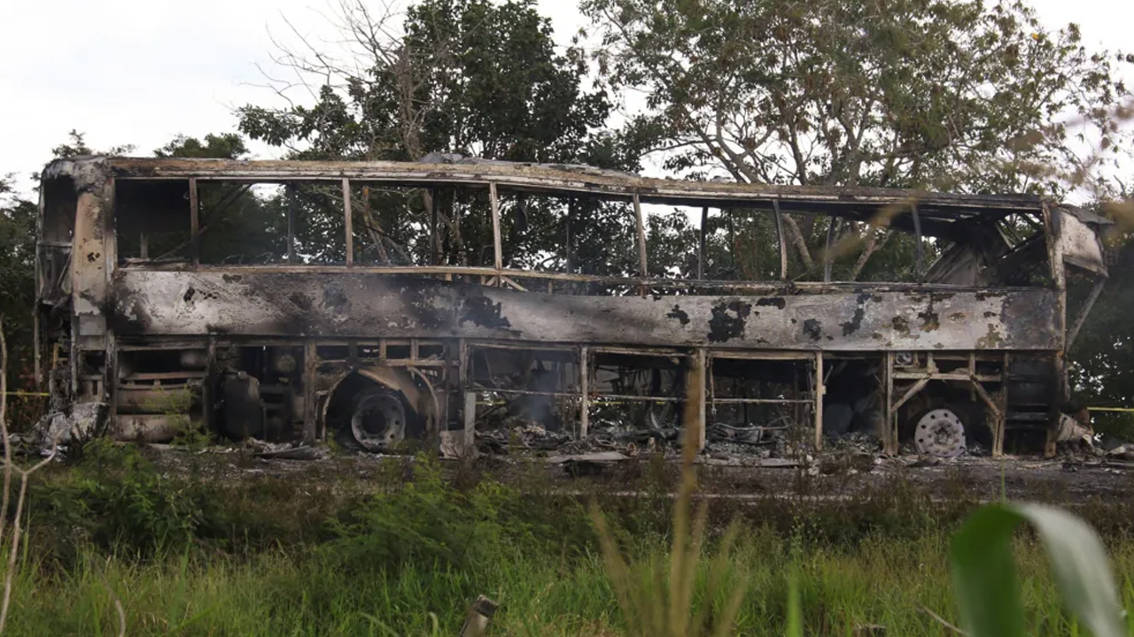 Mexico Bus Accident: మెక్సికోలో ఘోర ప్రమాదం.. బస్సులో మంటలు చెలరేగి.. 40 మంది సజీవ దహనం