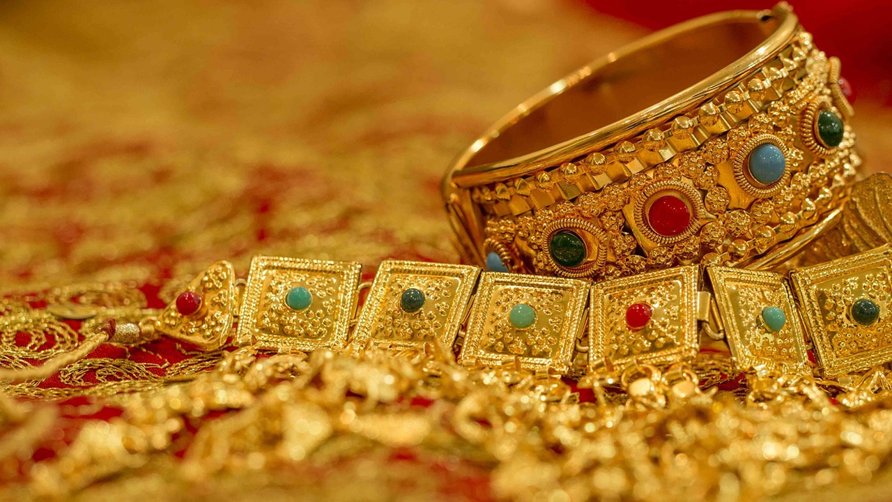 Today Gold Rate: రికార్డు బద్దలుకొట్టిన బంగారం ధర.. 90 వేలకు చేరువలో పసిడి