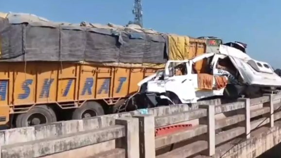 Bus Accident: మధ్య ప్రదేశ్‌లో ఘోర రోడ్డు ప్రమాదం.. ఏడుగురు మృతి