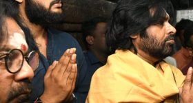 Pawan Kalyan - Akira Nandan : భక్తి పారవశ్యంలో ఏపీ డీసీఎం... వైరల్ అవుతున్న తండ్రీకొడుకుల ఫోటోలు