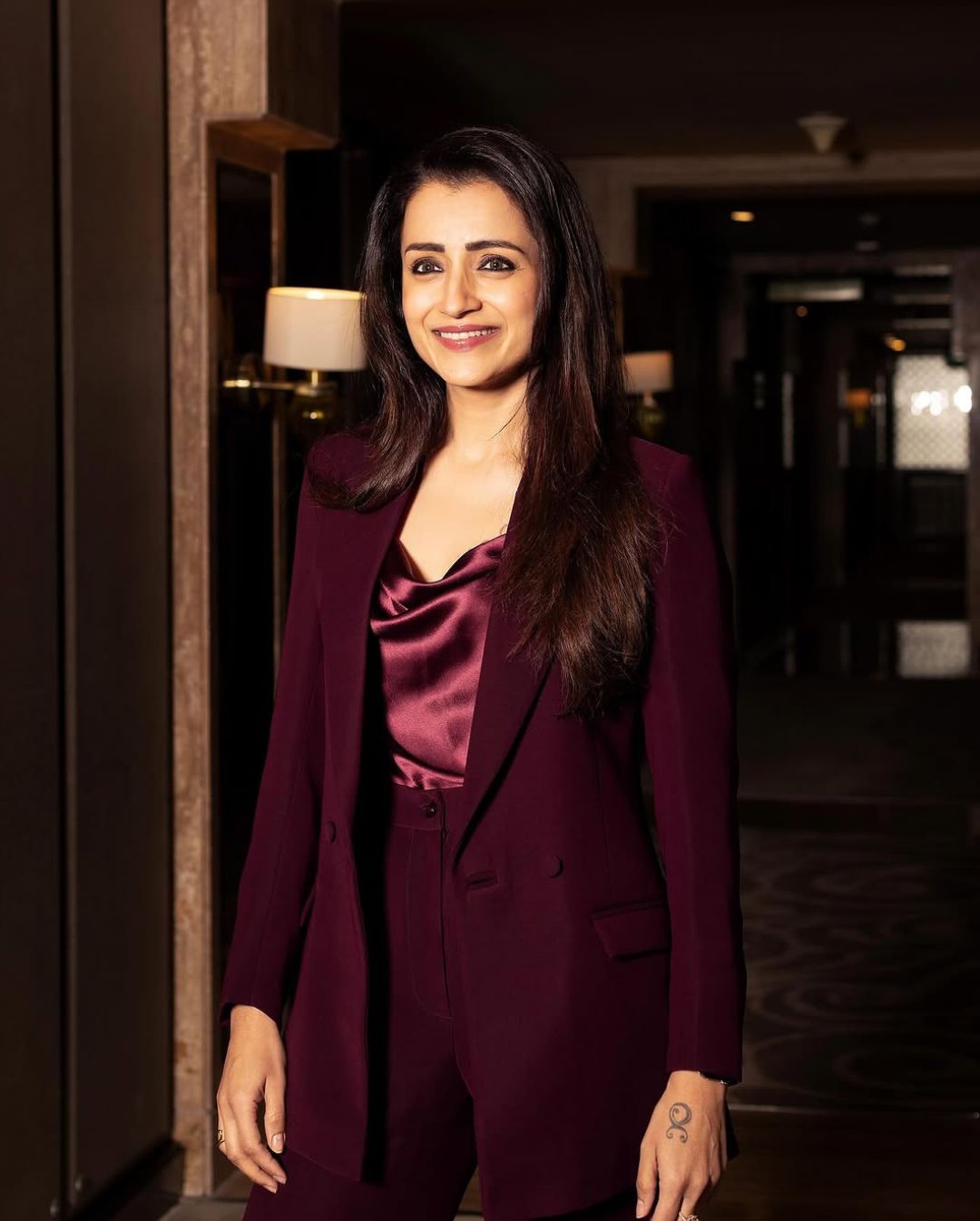 Trisha: మోడర్న్ డ్రెస్‌లో త్రిష.. అందంలో యంగ్ హీరోయిన్లతో పోటీ..