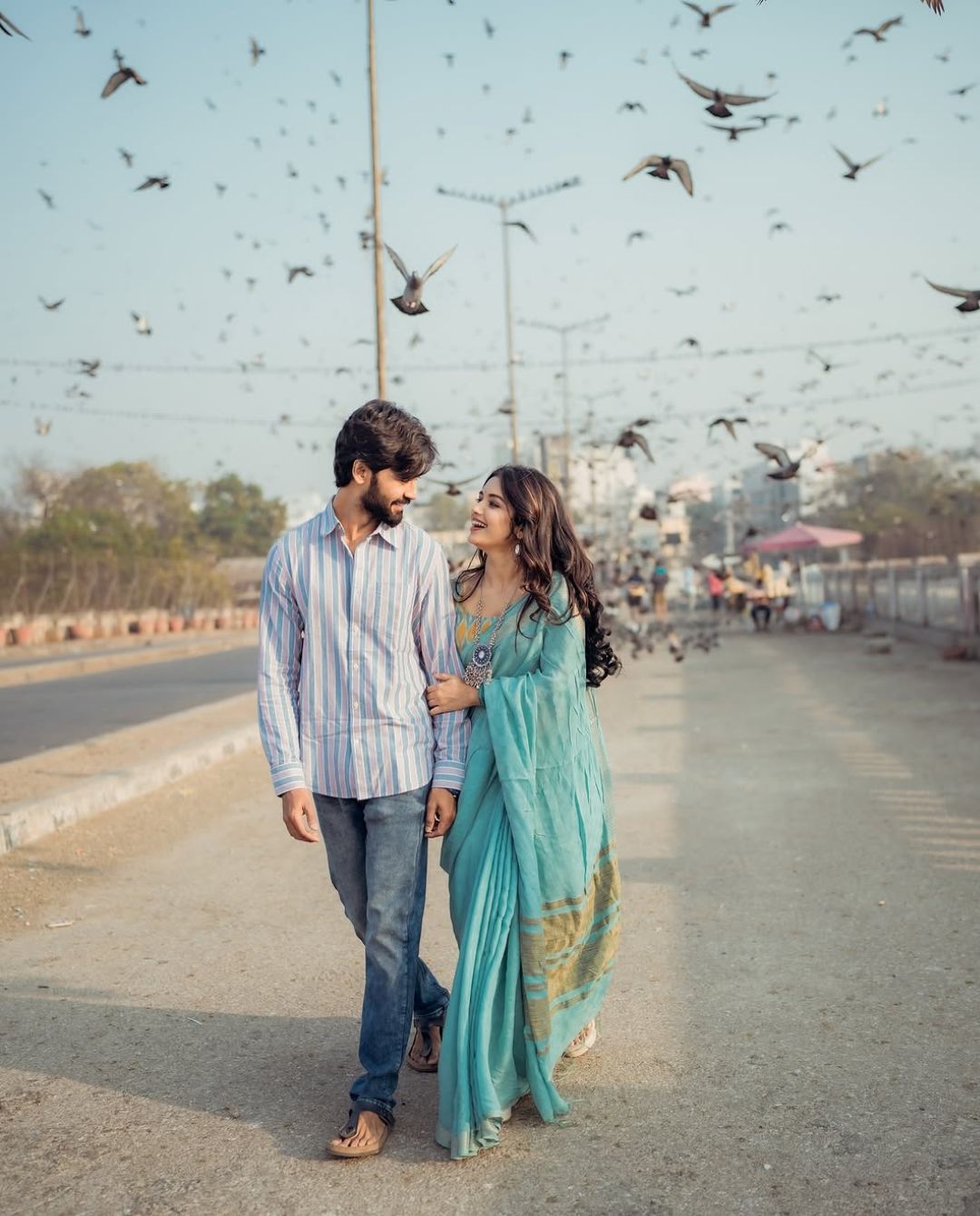 Priyanka Jain – Shiva:నడి రోడ్డుపై ఆ రొమాన్స్ ఏంటీ? ప్రేమపావురాల్లా మారిపోయిన ప్రియాంక, శివ్
