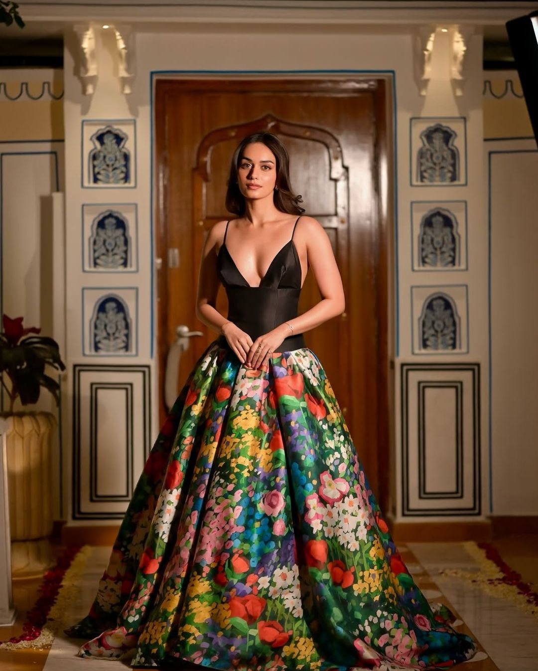 Manushi Chhillar: పువ్వుల డ్రెస్‌లో మెరిసిపోతున్న మాజీ ప్రపంచ సుందరి..