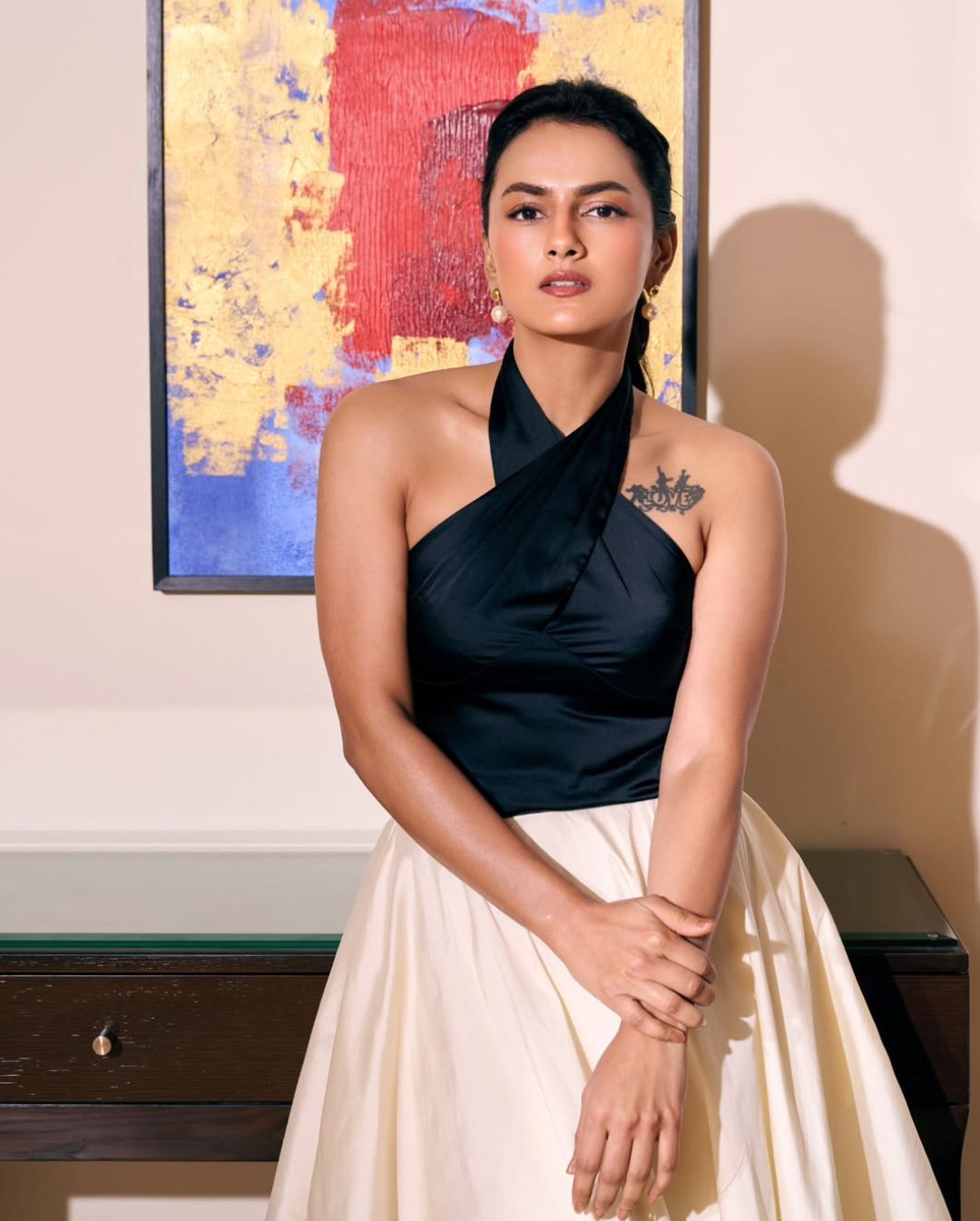 Shraddha Srinath: అందాలతో ఆగం చేస్తున్న ‘జెర్సీ’ బ్యూటీ.. బోల్డ్ లుక్స్‌తో ఫోటోలు..