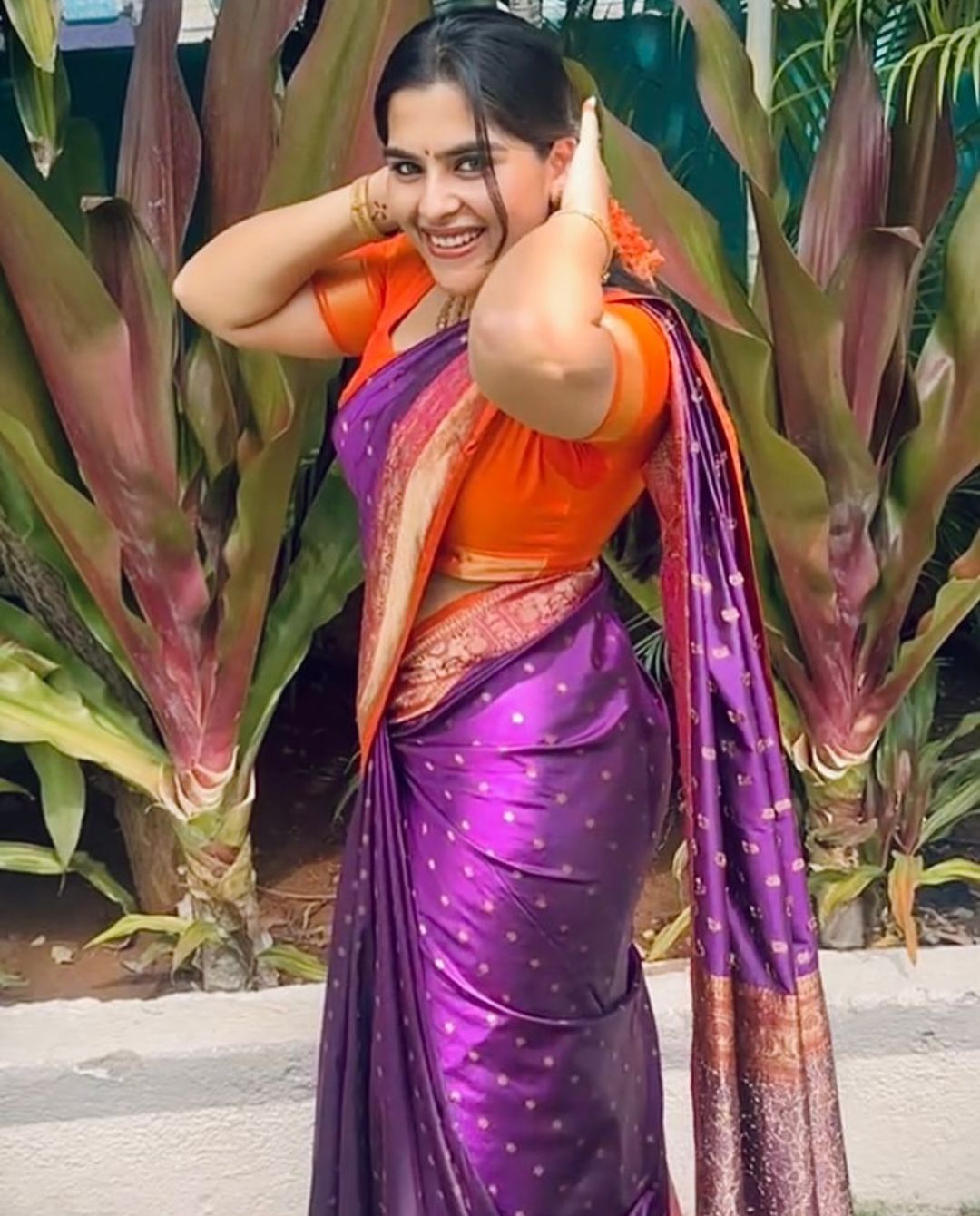 Kavya Kalyan Ram: సాంప్రదాయాన్ని తలపిస్తూ.. చీరకట్టులో ఆకట్టుకుంటున్న బలగం బ్యూటీ..!