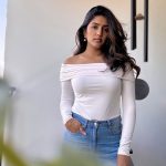 Eesha Rabba: టైట్ టాప్ లో అందాలతో కనువిందు చేస్తున్న ఈషా రెబ్బా..!