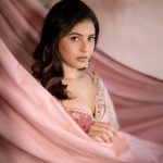 Anjali: చీరకట్టులో అందాలతో గిలిగింతలు పెడుతున్న తెలుగుమ్మాయి..!