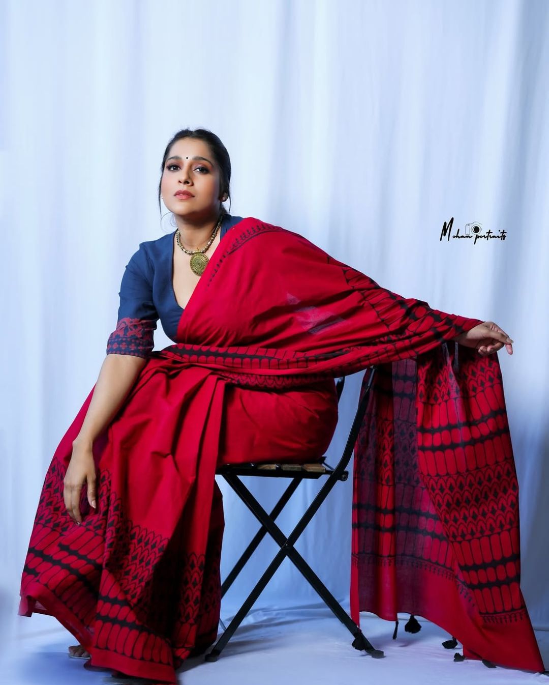 Rashmi Gautam: రెడ్ శారీలో రష్మీ గౌతమ్.. యాంకరమ్మ ఎంత పద్ధతిగా ఉందో.!