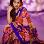 Vaishnavi Chaitanya : రెట్రో లుక్ లో బేబీ హీరోయిన్.. అబ్బా అందం అంటే ఇదే మామా..